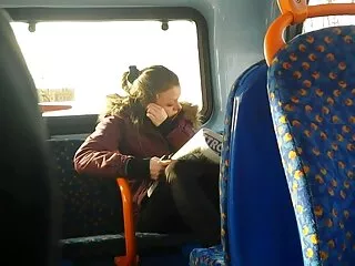 Cabreado en bragas gays follando en español