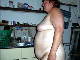 Maestro sexogayenespañol cunnilingus para su coño peludo