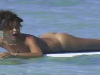 Me excité el porno doblado en castellano coño con los dedos y chupé el falo
